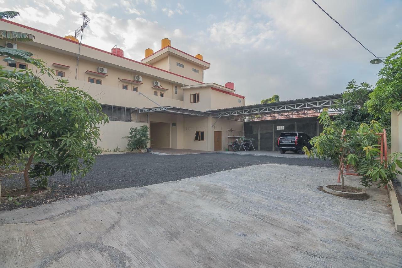 Reddoorz Plus Near Syamsudin Noor Airport 3 Banjarbaru Exteriör bild