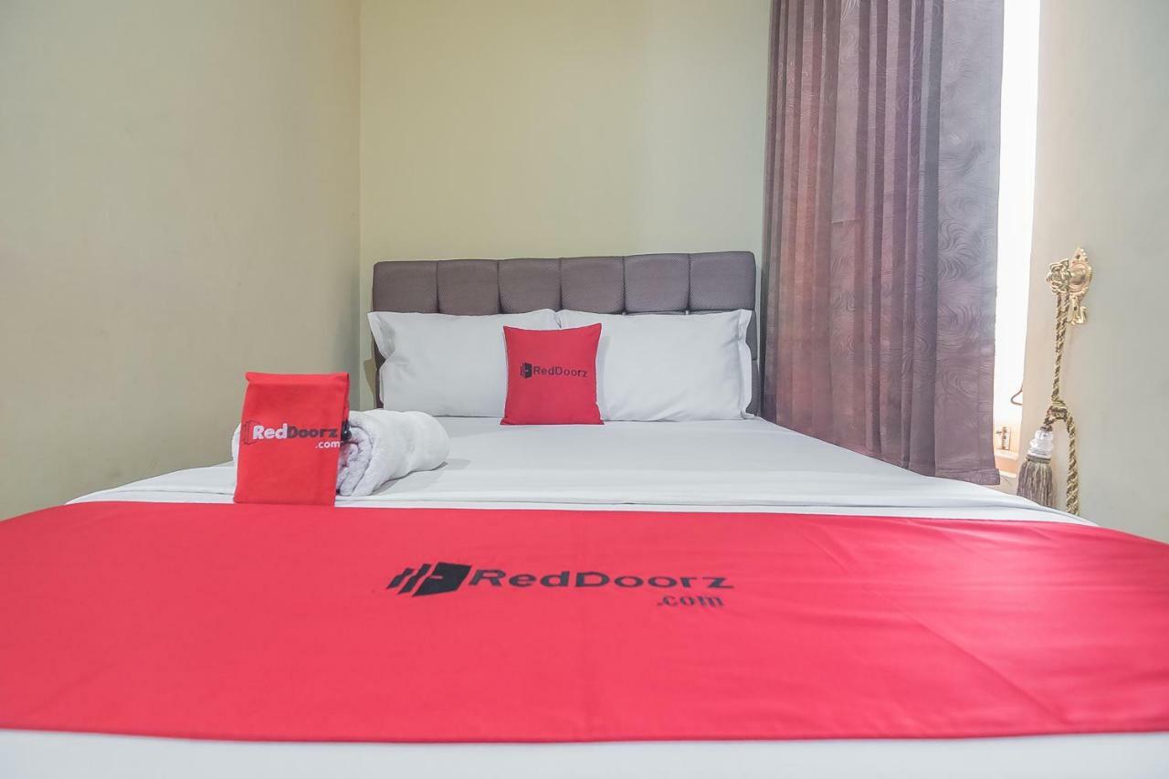 Reddoorz Plus Near Syamsudin Noor Airport 3 Banjarbaru Exteriör bild