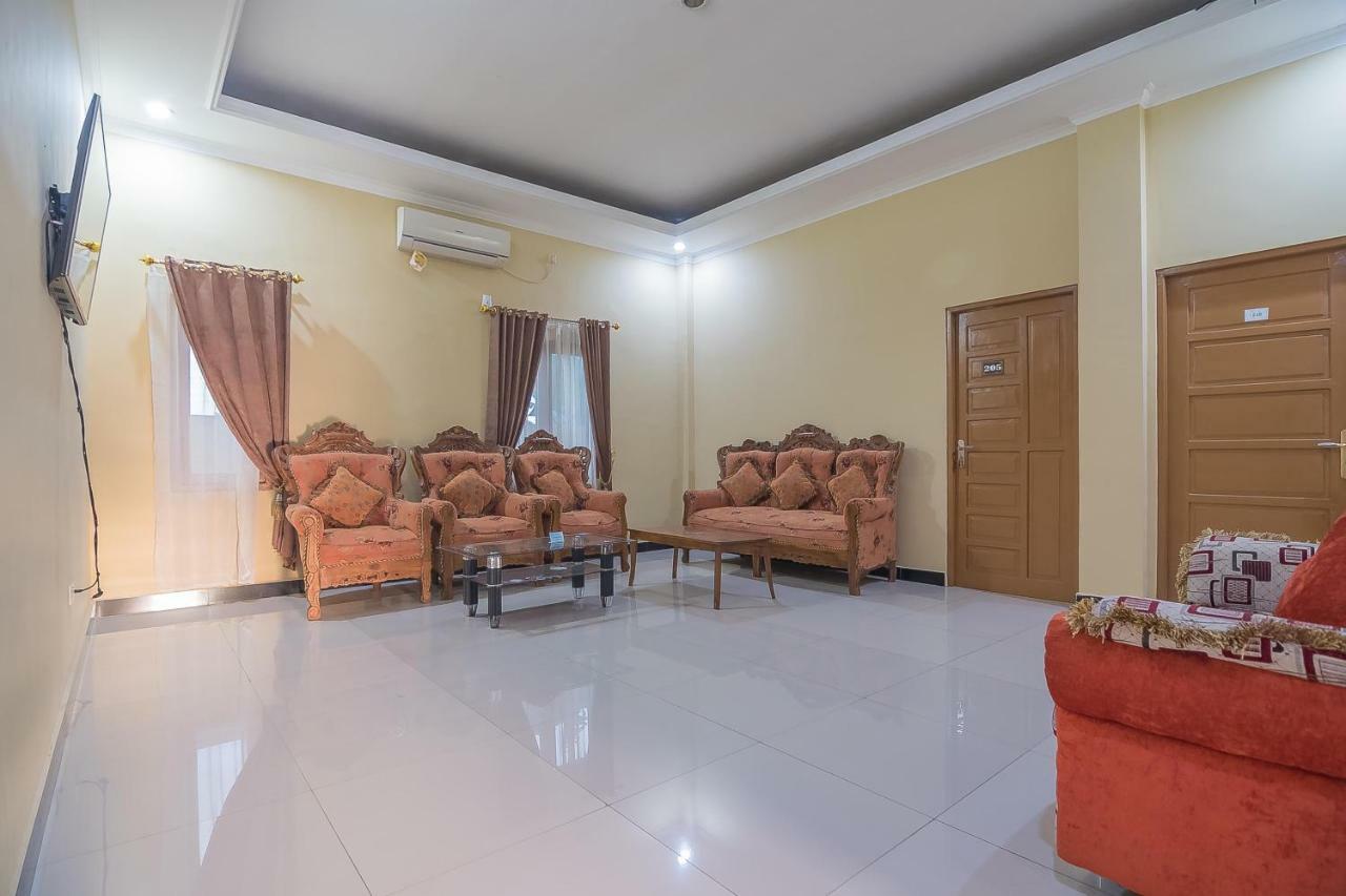 Reddoorz Plus Near Syamsudin Noor Airport 3 Banjarbaru Exteriör bild