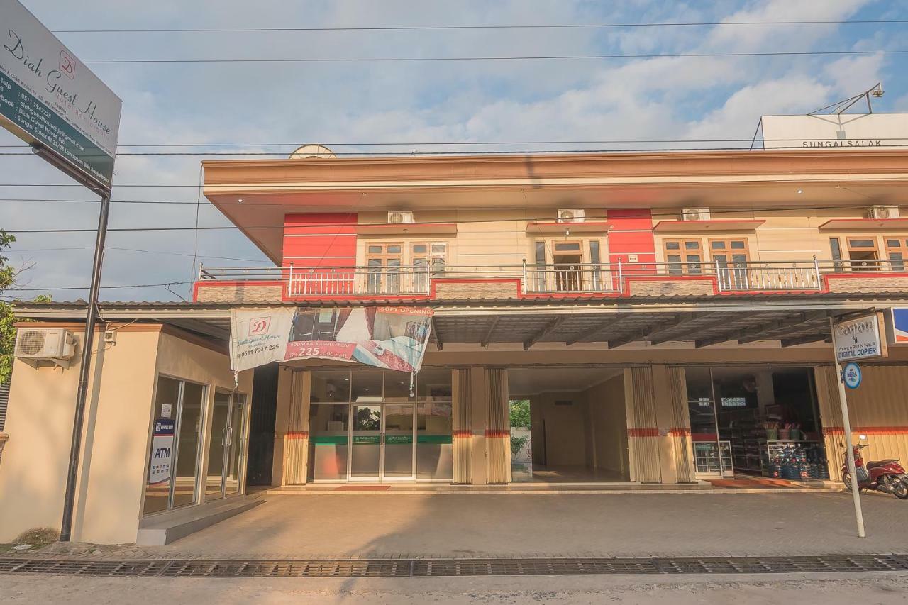 Reddoorz Plus Near Syamsudin Noor Airport 3 Banjarbaru Exteriör bild